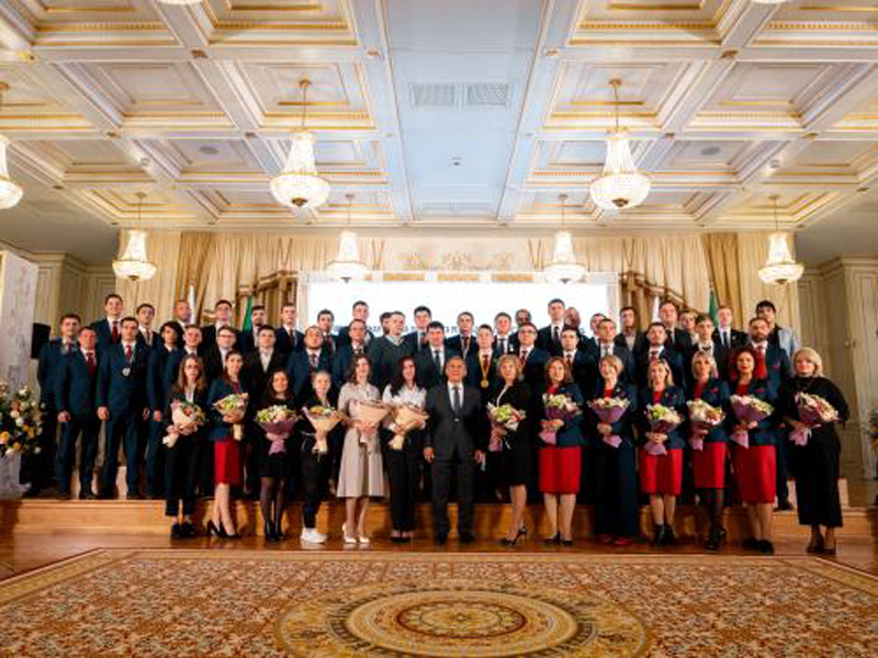 В Казанском Кремле состоялось чествование Президентом РТ Р. Н. Миннихановым победителей, призеров и экспертов 45-го мирового чемпионата по профессиональному мастерству WorldSkills