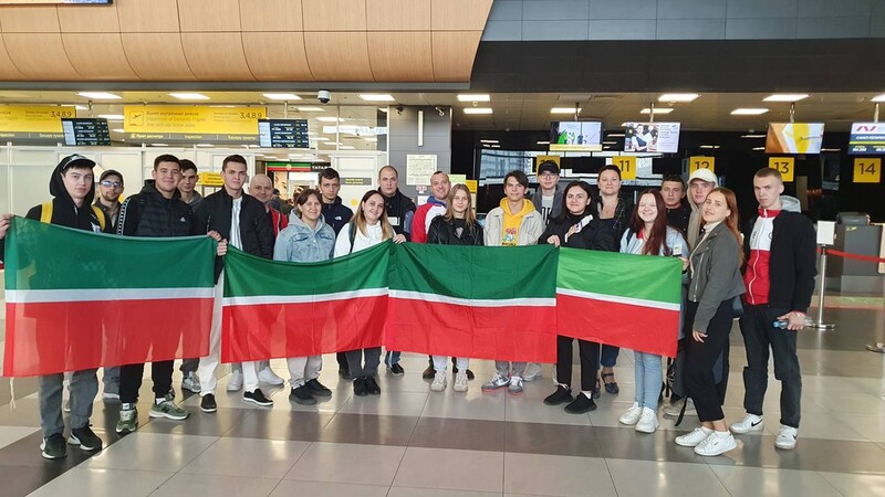 Окрылённые мечтой! Делегация из Республики Татарстан полетела покорять финал Чемпионата высоких технологий