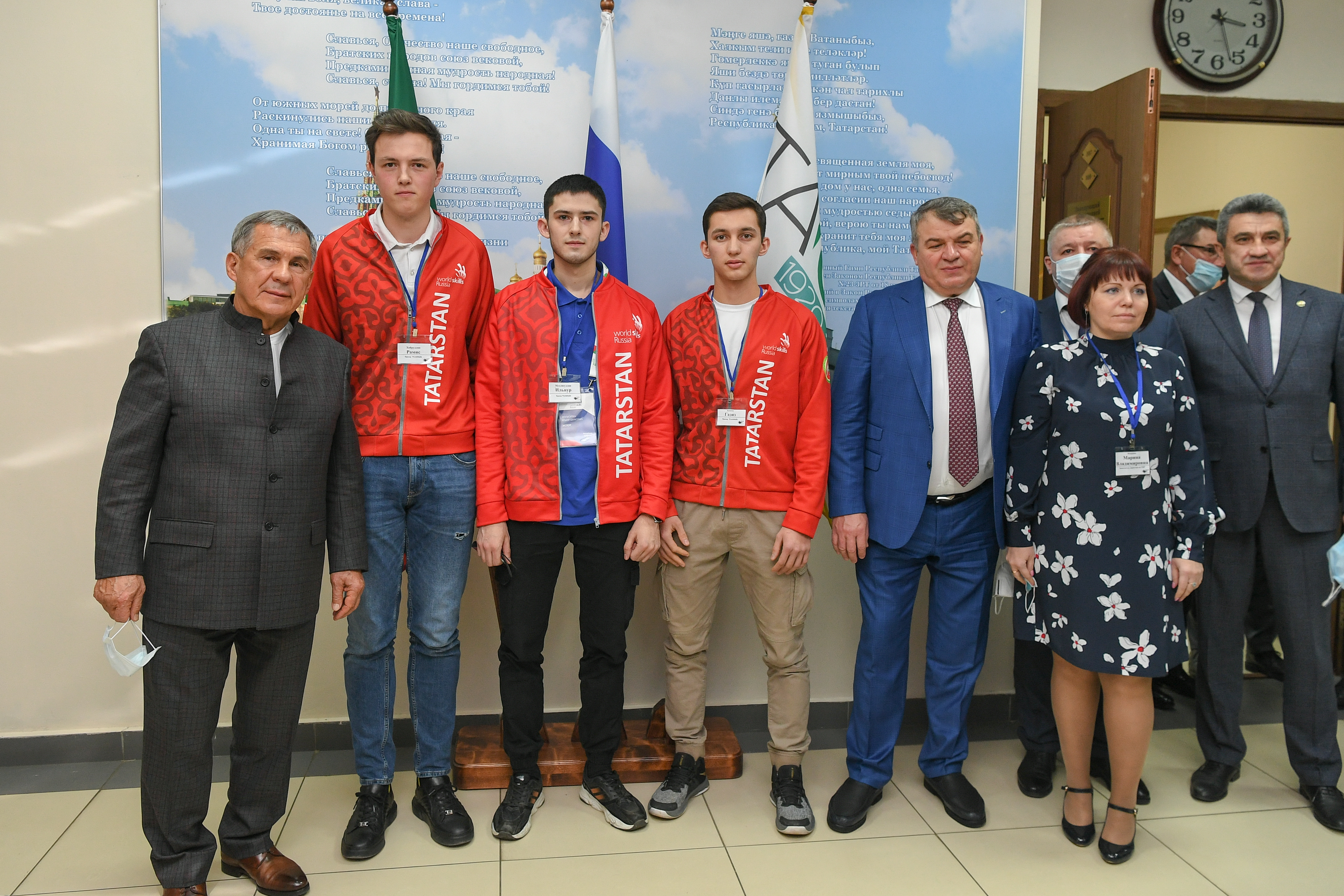 Рустам Минниханов и Анатолий Сердюков посетили региональный чемпионат WorldSkills в Республике Татарстан