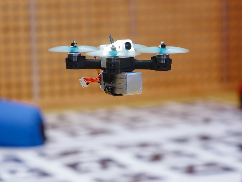 Летающая робототехника